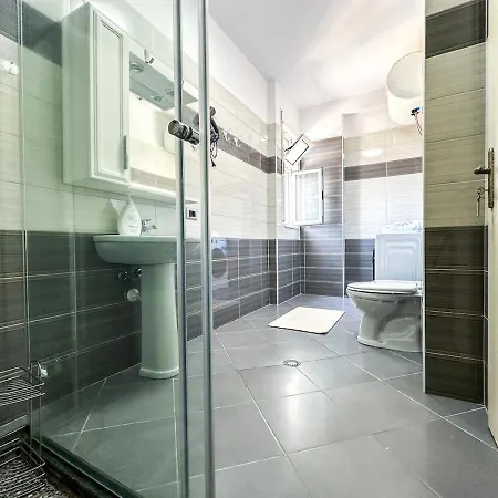 The Comfort Place - 2br, New & Fully Furnished Appartement Durrës